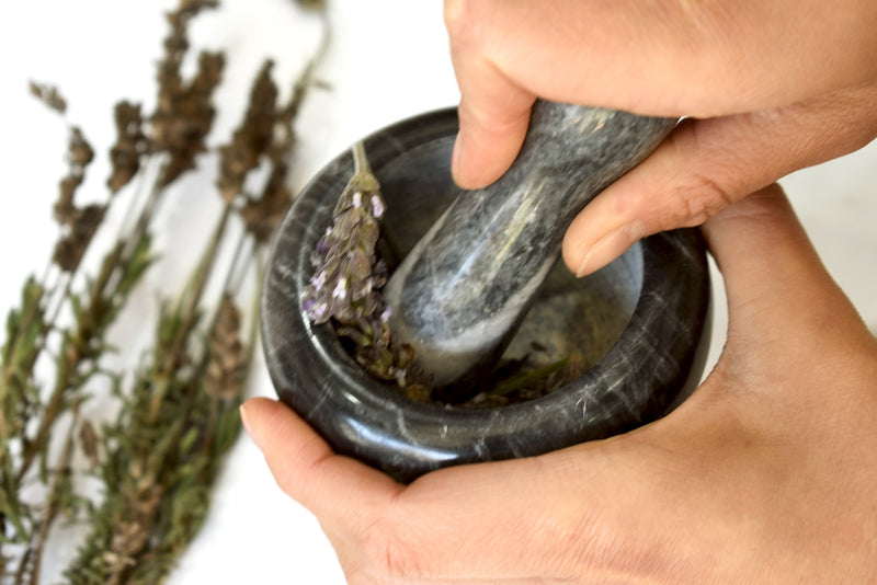 Mezclas de aromaterapia inspiradas en la medicina botánica
