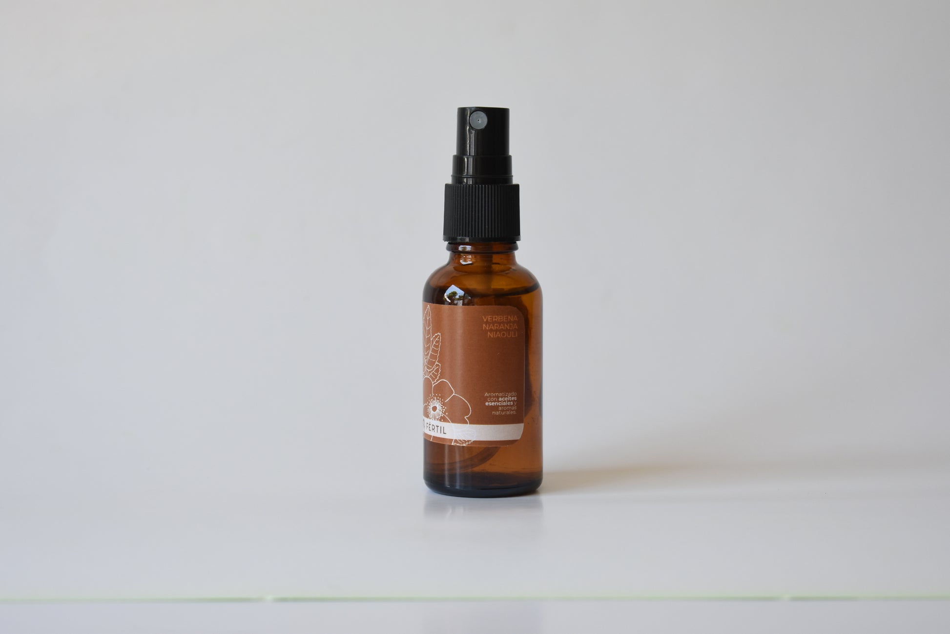 Perfume de aromaterapia cítrico con naranja y verbena para energía, frescura y bienestar diario