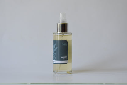 Perfume natural con aceites esenciales de ciprés, cedro y anís para energía equilibrada y aroma fresco
